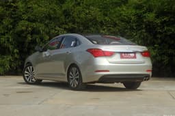 New Hyundai Mistra saloon photo gallery